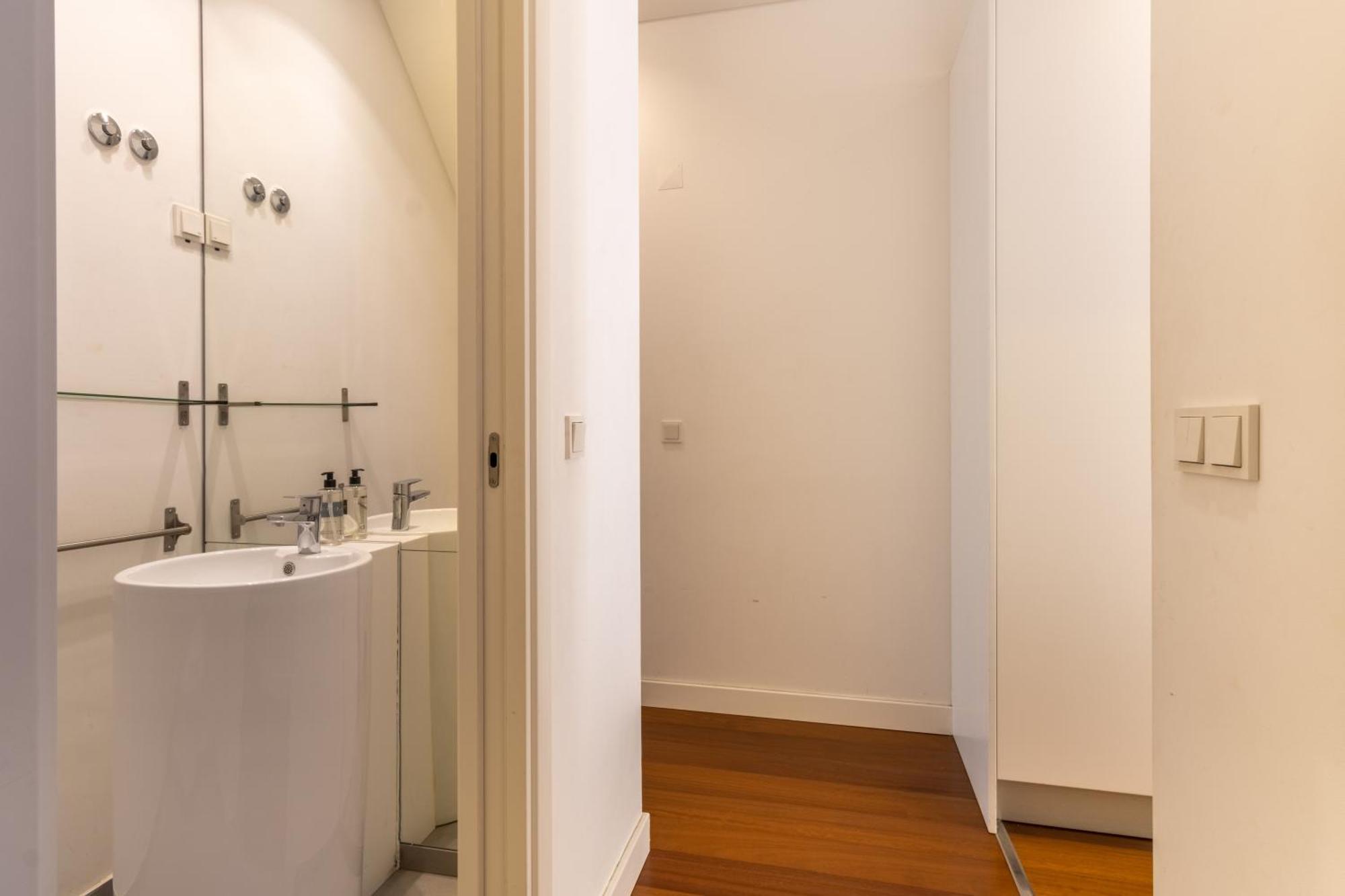 דירות ליסבון Modern 3Br, Terrace, Ac/Heating & Self Check-In מראה חיצוני תמונה
