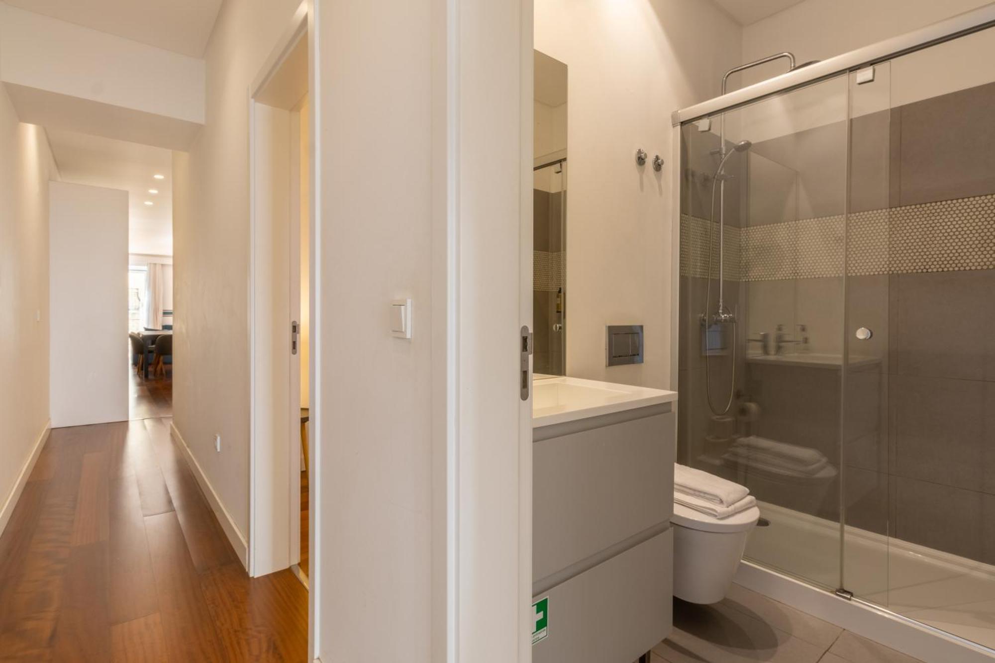 דירות ליסבון Modern 3Br, Terrace, Ac/Heating & Self Check-In מראה חיצוני תמונה